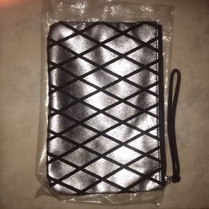Medium sized clutch bag (BRAND NEW)